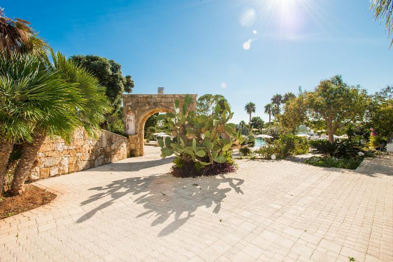 Eden Resort Country Удженто Екстер'єр фото