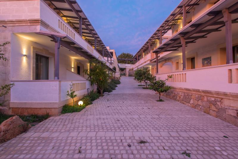 Eden Resort Country Удженто Екстер'єр фото